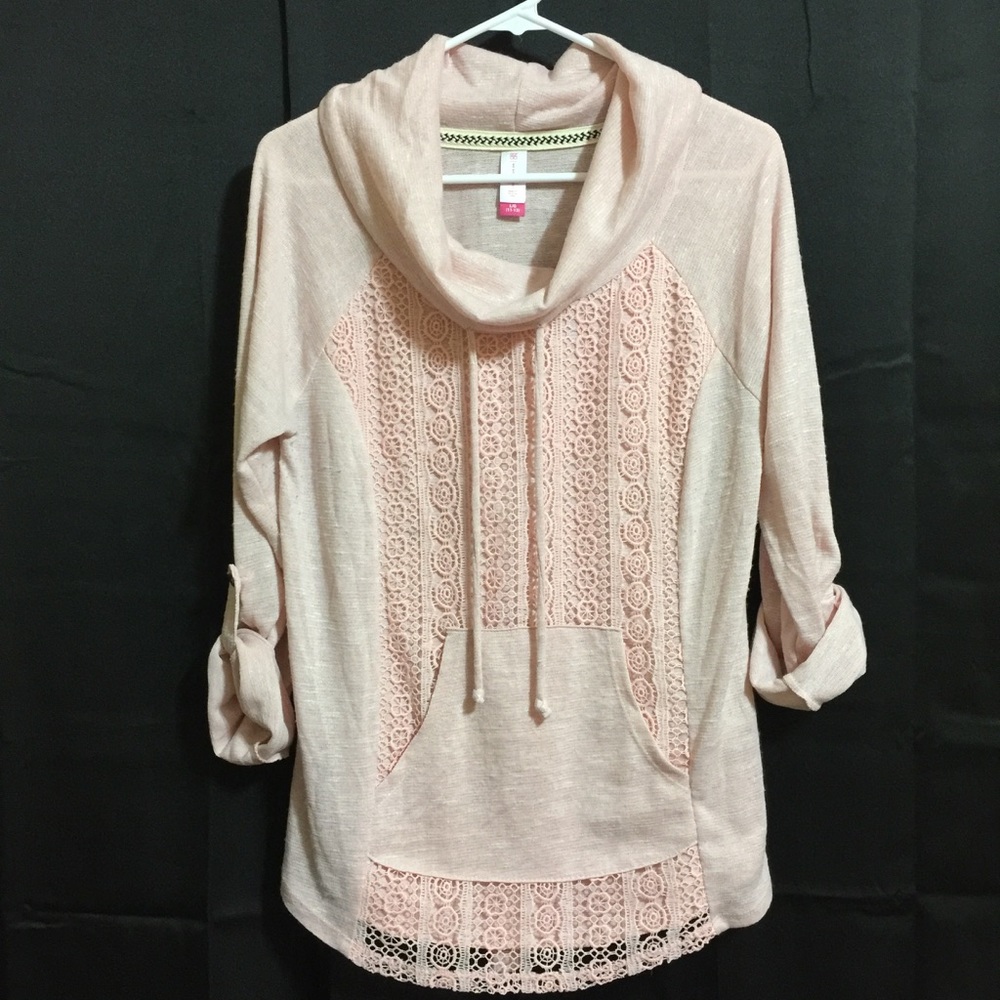 Pretty light pink Top with Layered Lace Detail
